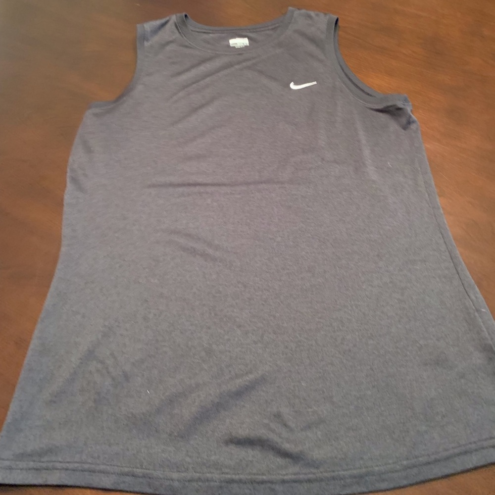 Nike fit dry sleeveless shirt